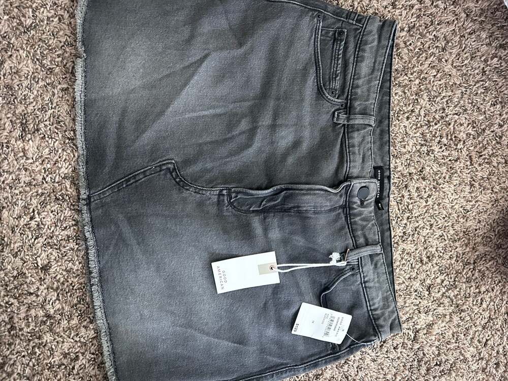 NWT Good American Raw Hem Denim Skirt Black352 Size 14/32 (MSRP $129) - Picture 2 of 4